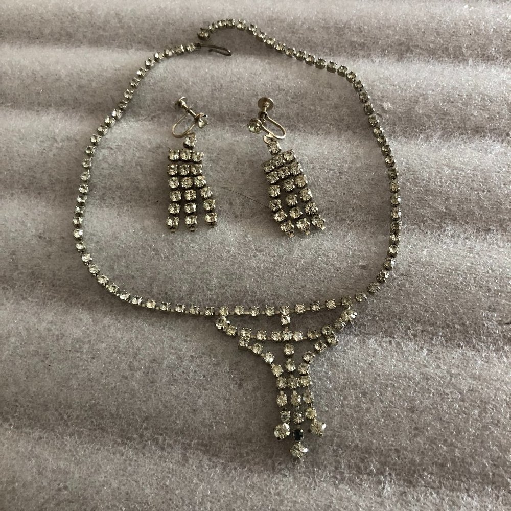 Vintage Prong Set Rhinestone Bib Necklace & Screw Back Dangle Earrings